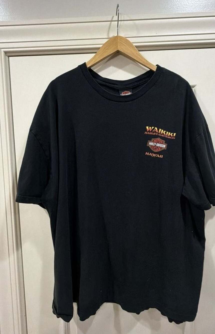 Vintage 2011Harley-Davidson Waikiki Hawaii T-Shirt Black Graphic